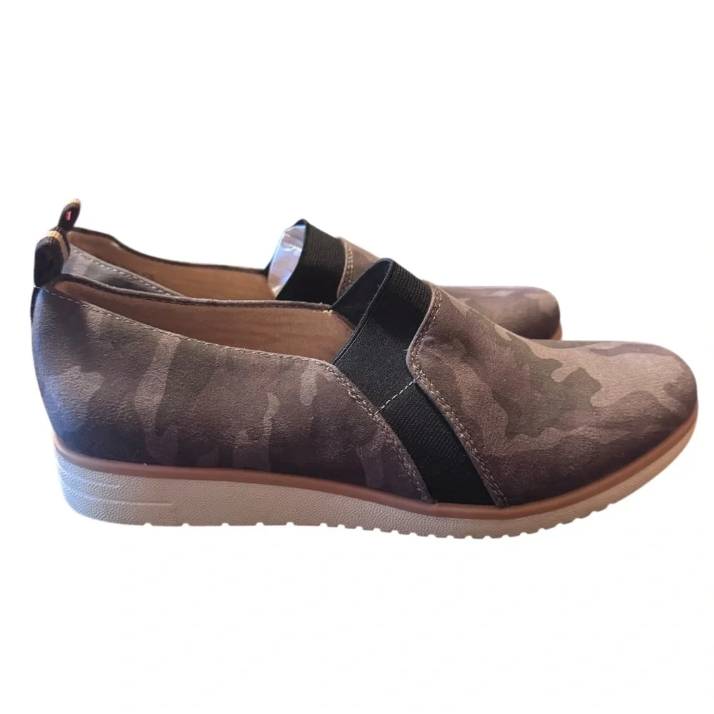 Naturalizer Soul Idea Camo Slip On Sneaker SZ 8.5